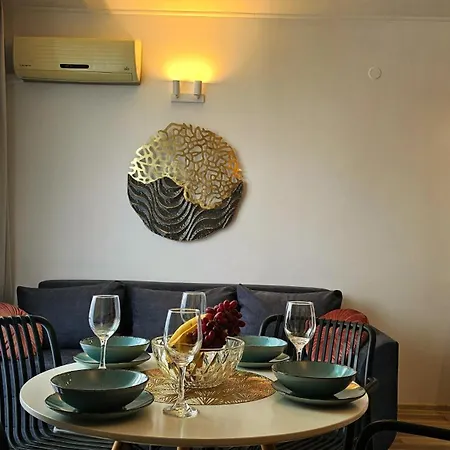 Sunny Design Avalon Apartment *